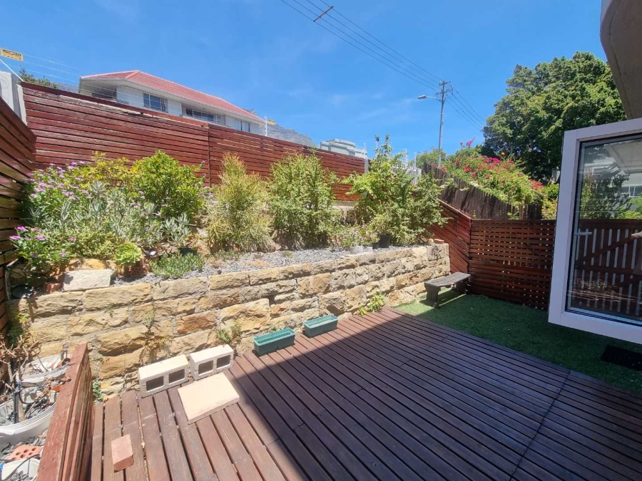 To Let 1 Bedroom Property for Rent in Oranjezicht Western Cape